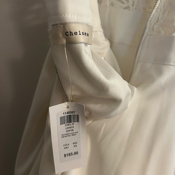 Chelsea Lace Dress - Picture 3 of 3